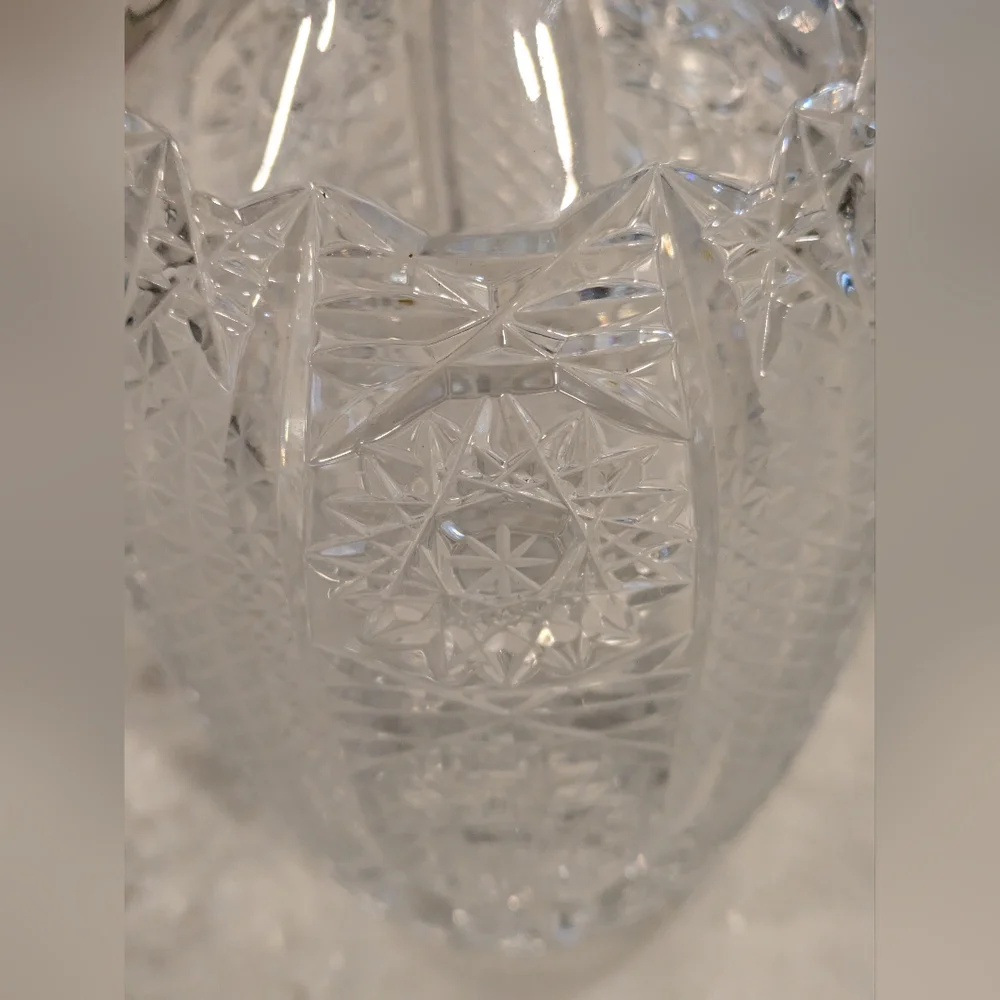 Elegant Crystal Cut Glass  Decanter 7.5